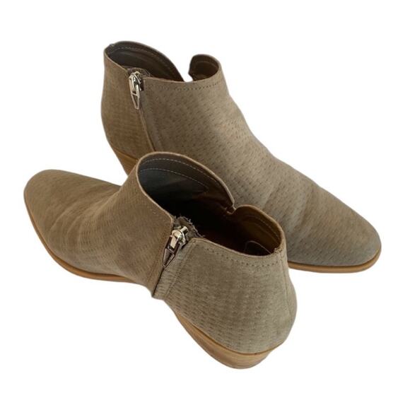 Dolce Vita 9.5 bootie Ankle boot neutral DV8 Taupe Olive Distressed heeled Boho - Picture 3 of 16